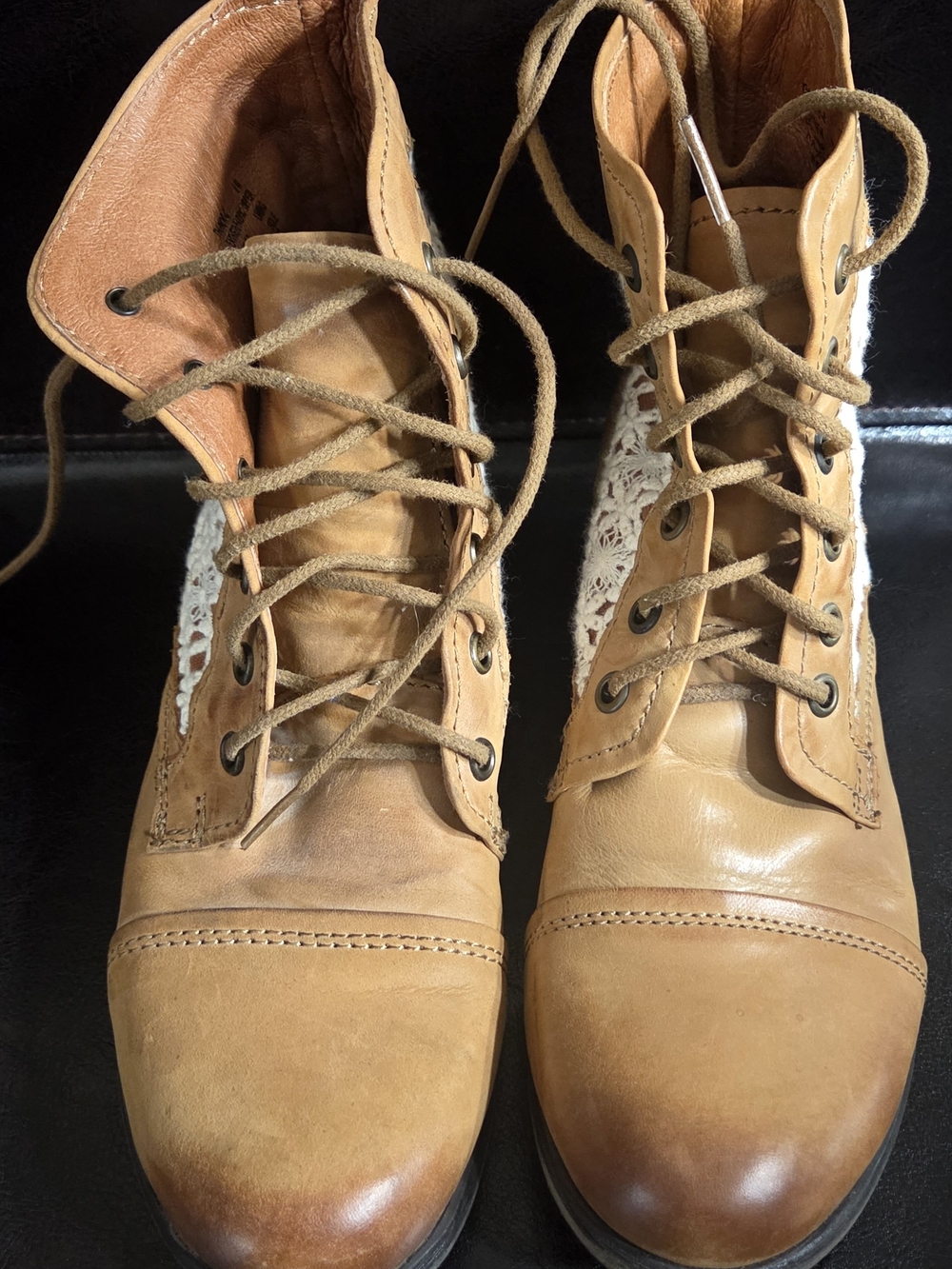 Women’s Tan Lace-Up Boots Shoes Steve MADDEN size 8 Distressed